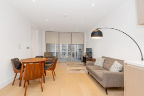 New listing! 2BR flat, Battersea Park Station 5 mn